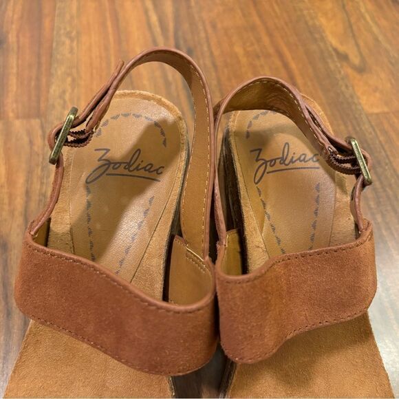 Zodiac Brown Leather Lola Chunky Heeled Sandal - Picture 5 of 9